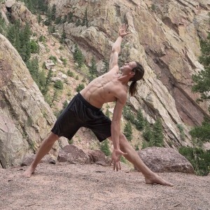 8 Reasons Why Men with Back Pain Should Practice Yoga
