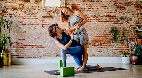 online postnatal yoga class